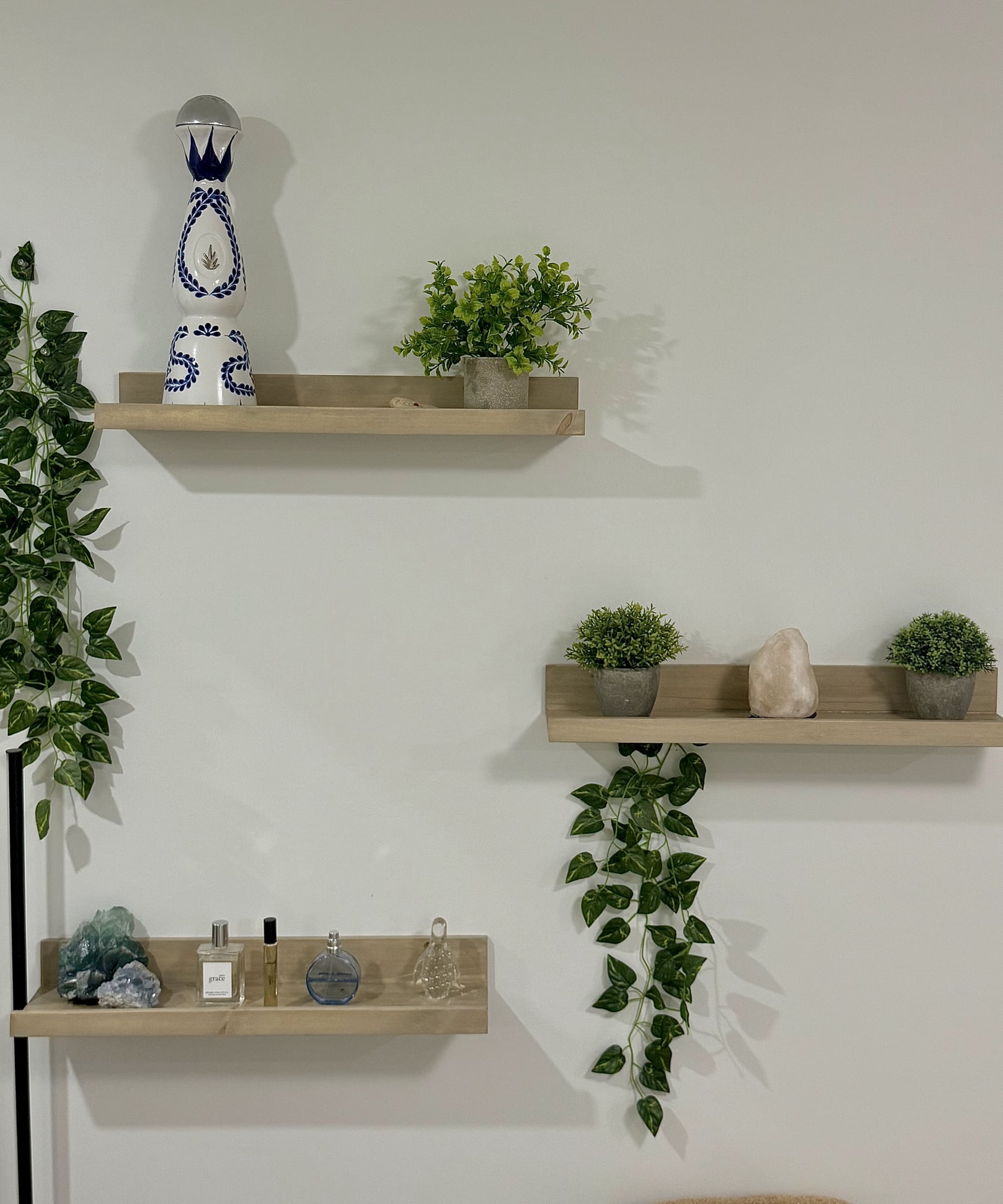 Floating shelf installation
